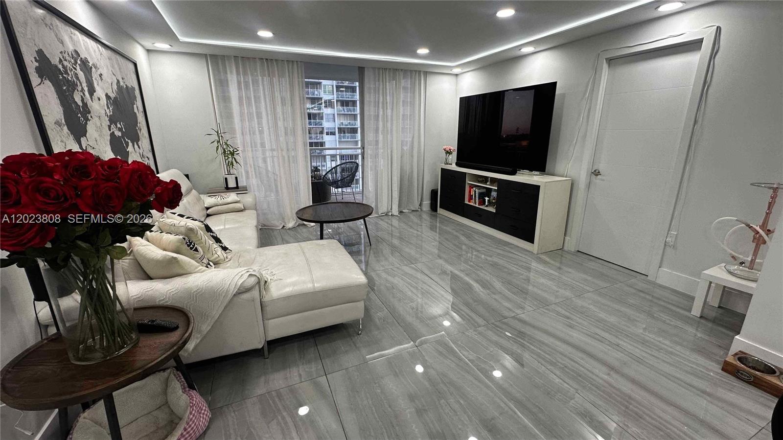18041 Biscayne Blvd 702 Property Photo 8