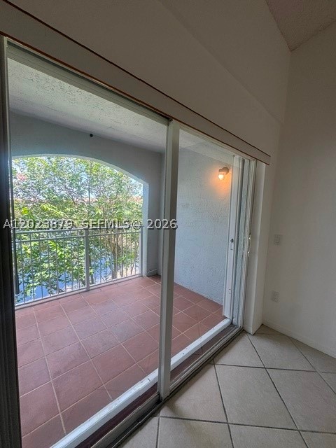 150 Nw 96th Ave 9-307 Property Photo 6