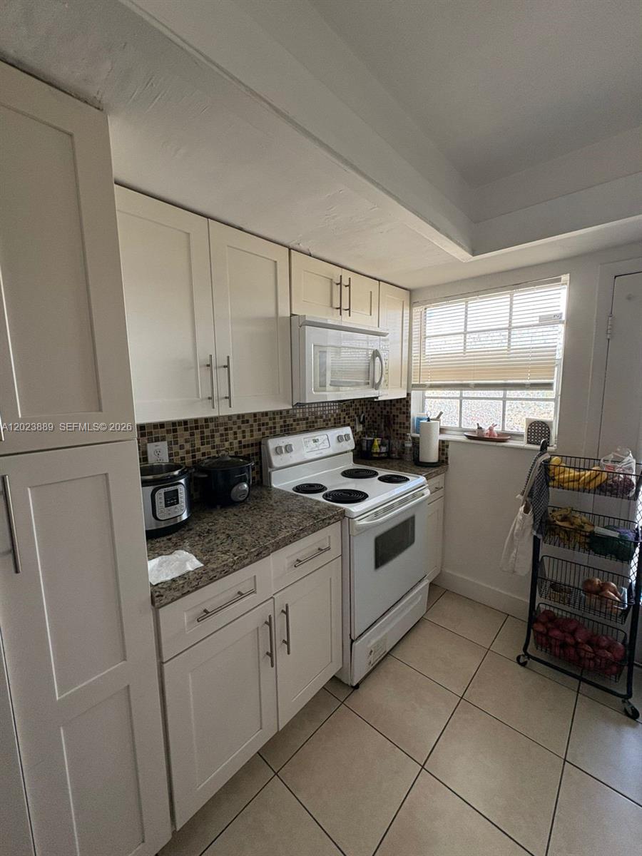 11840 Ne 19th Dr 14 Property Photo 2