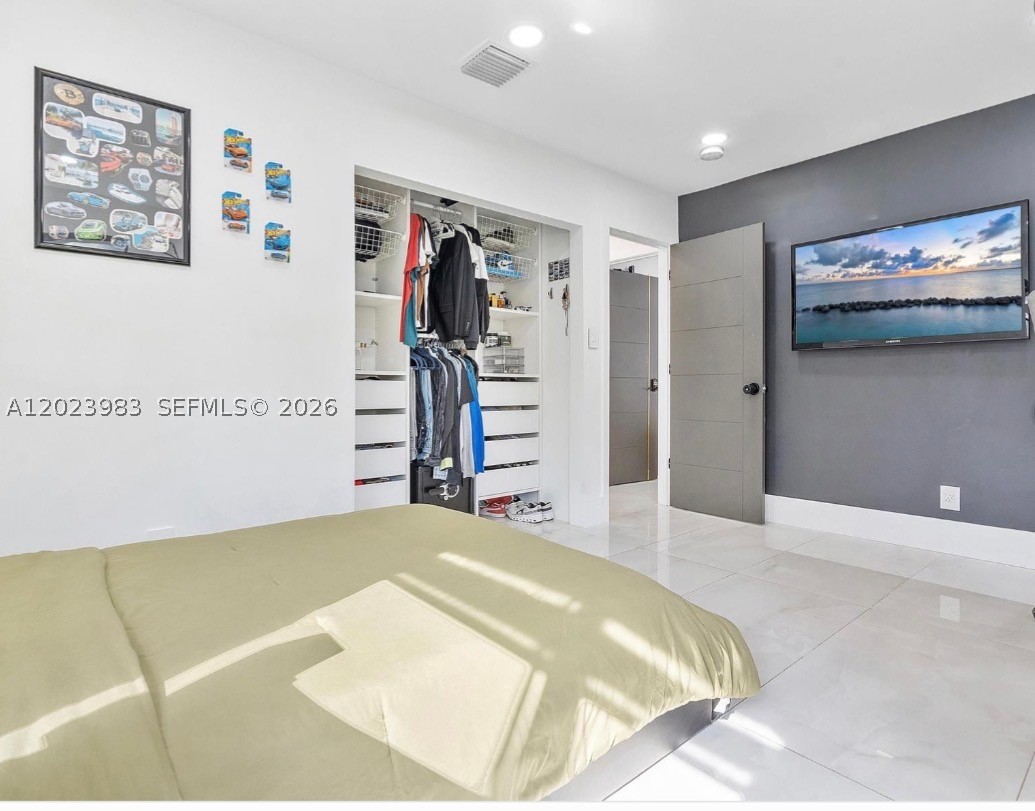 A12023983 Property Photo 11