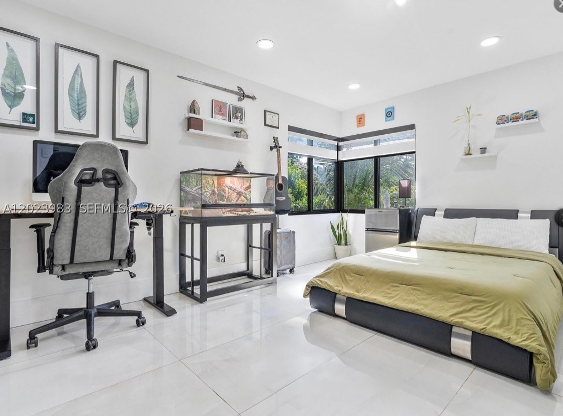 A12023983 Property Photo 12