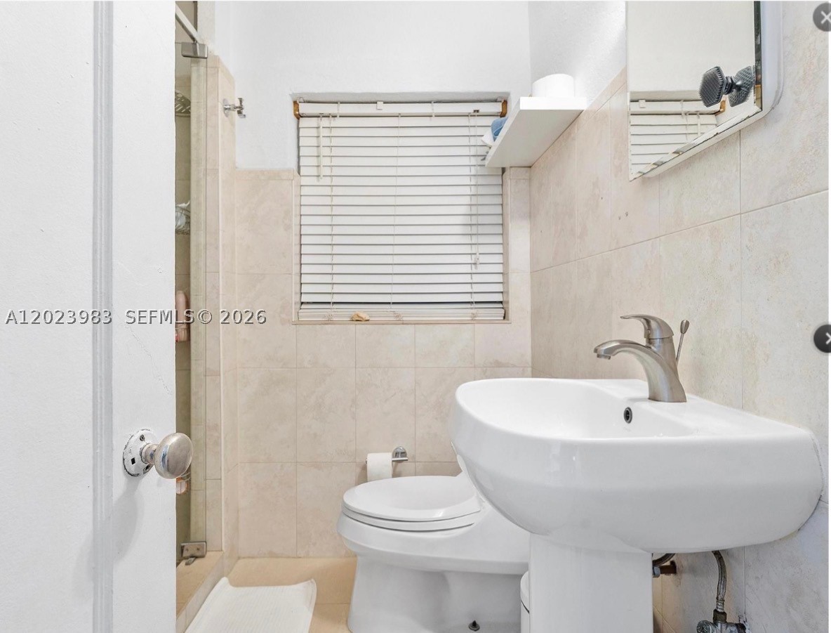 A12023983 Property Photo 16