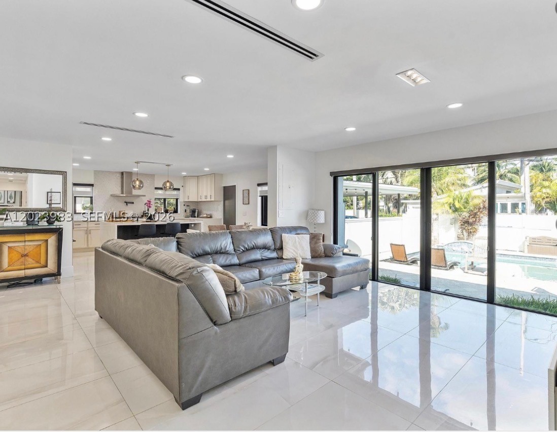 A12023983 Property Photo 19
