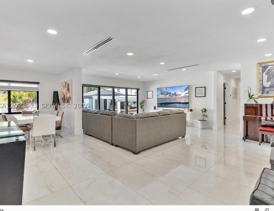 A12023983 Property Photo 20