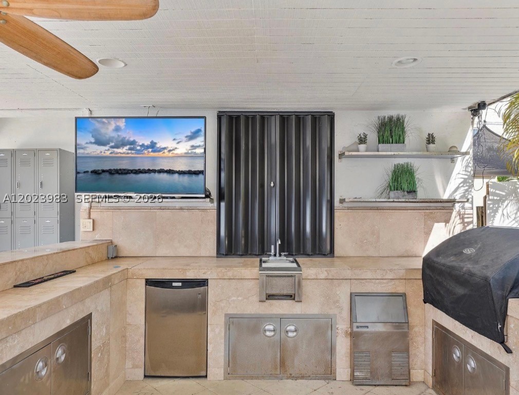 A12023983 Property Photo 24
