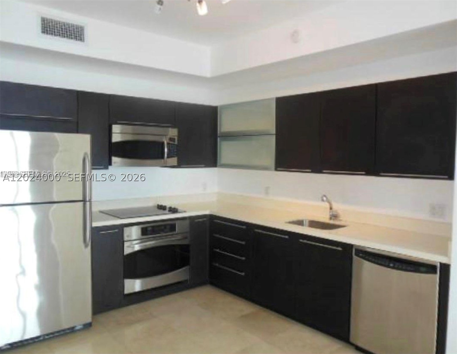 90 SW 3rd St 1811 Property Photo 1