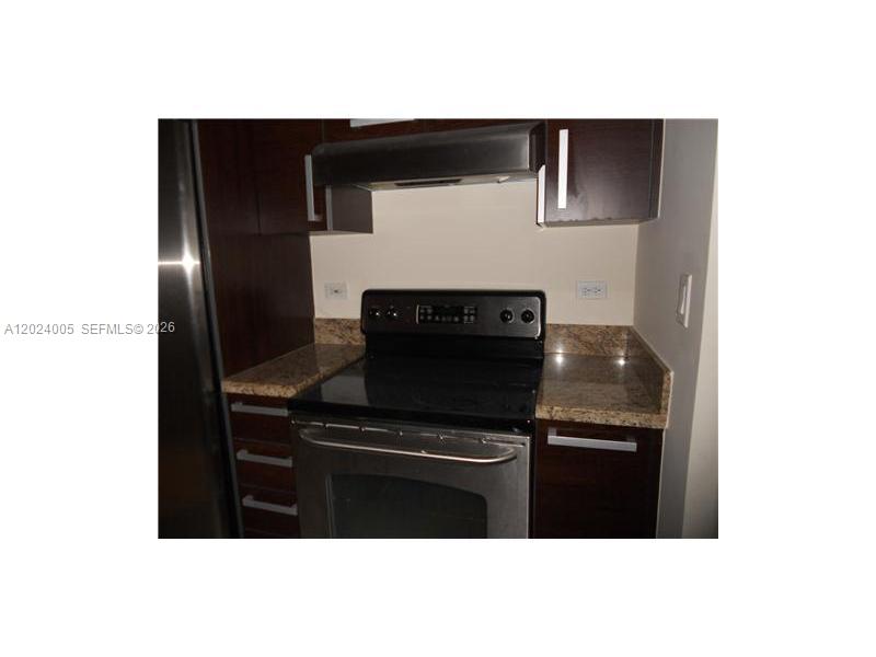 2525 Sw 3 Av 1006 Property Photo 3