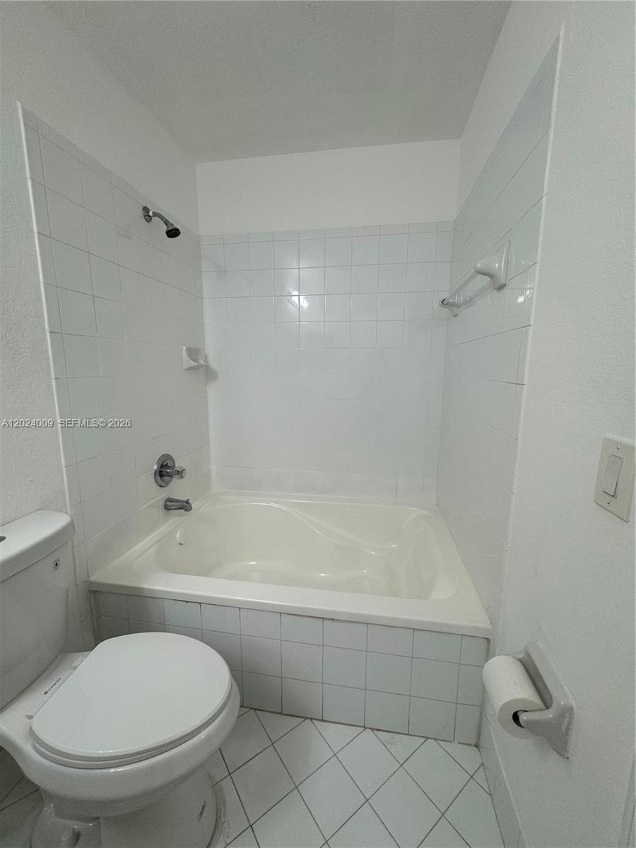 8936 W Flagler St 201 Property Photo 27