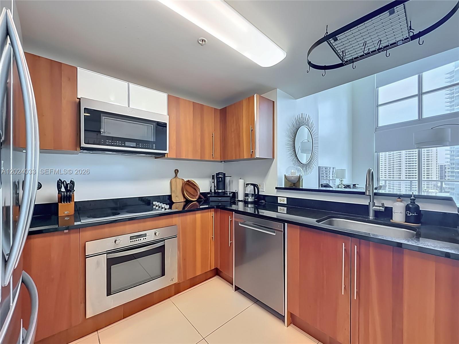 300 S Biscayne Blvd L-1016 Property Photo 4