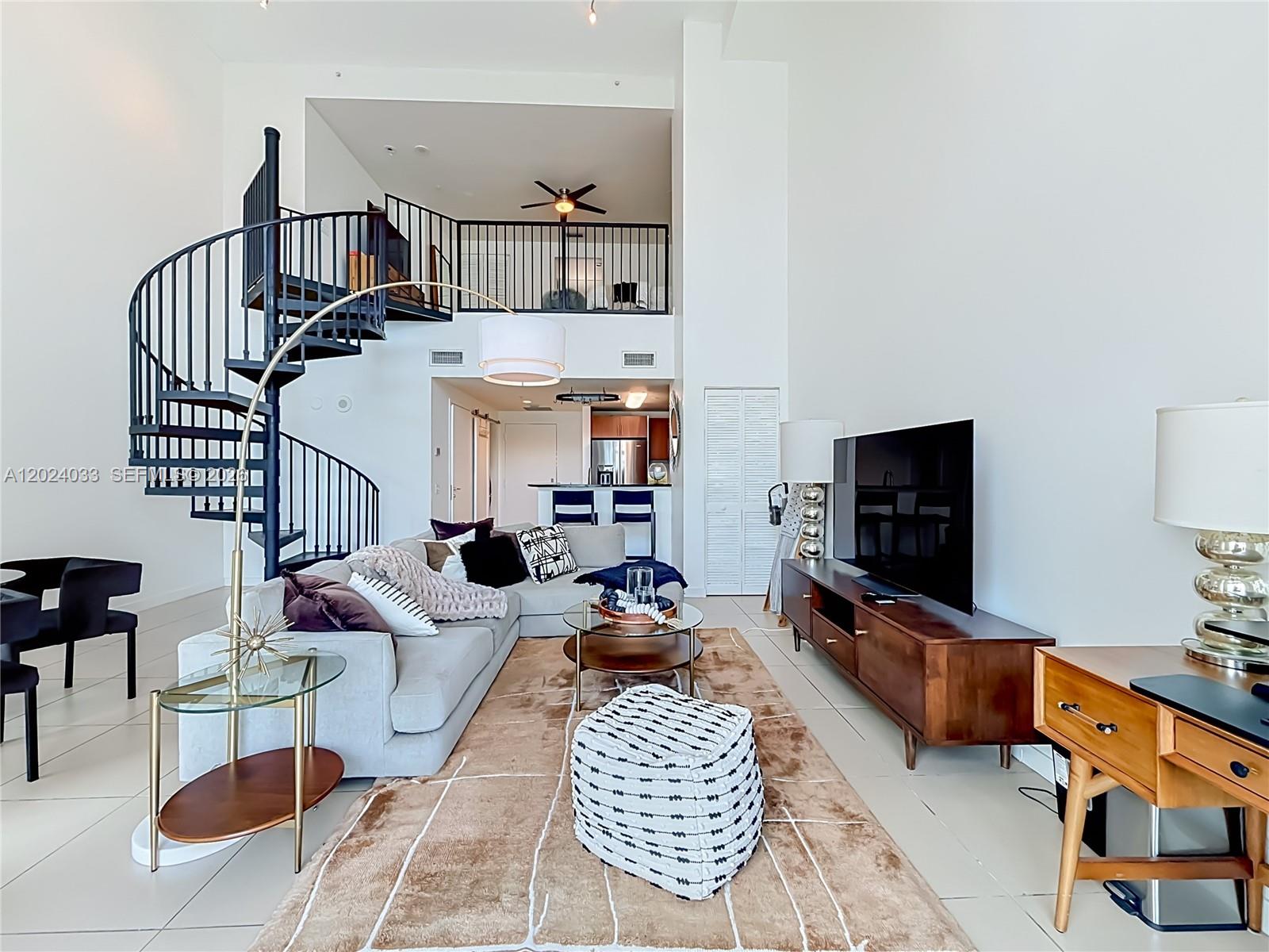300 S Biscayne Blvd L-1016 Property Photo 7