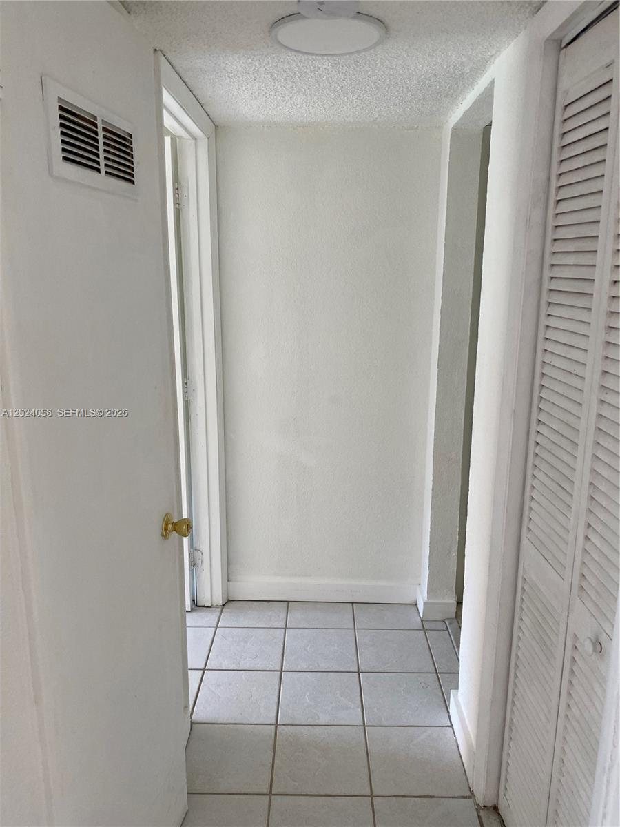 1300 W 47th Pl 118 Property Photo 10