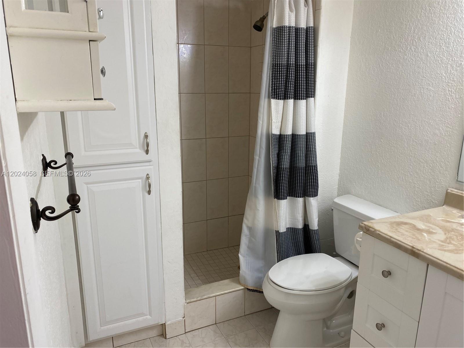 1300 W 47th Pl 118 Property Photo 14
