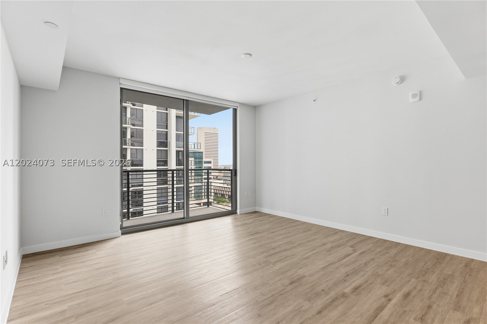 697 N Miami Ave 1810 Property Photo 7