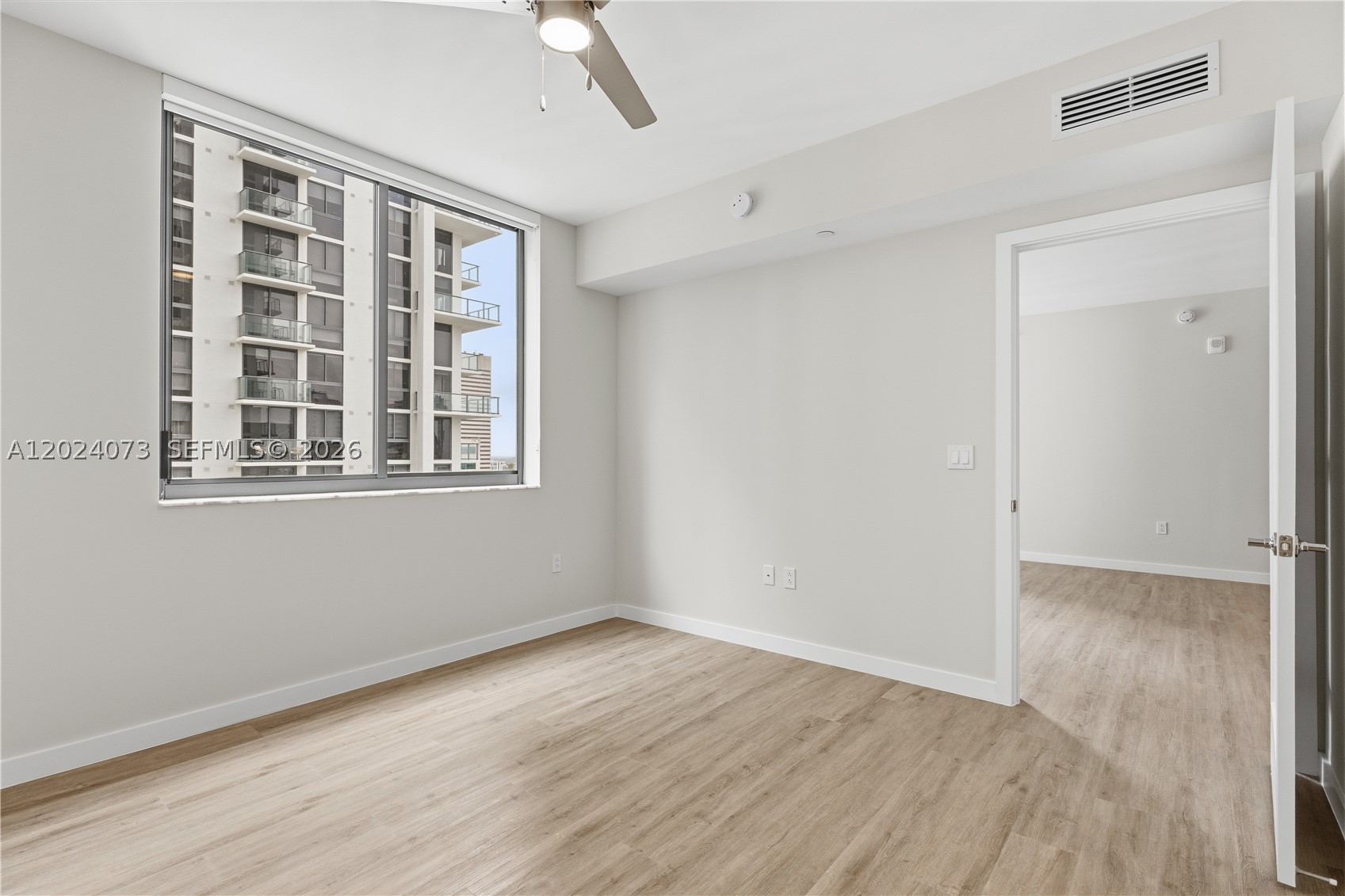 697 N Miami Ave 1810 Property Photo 16