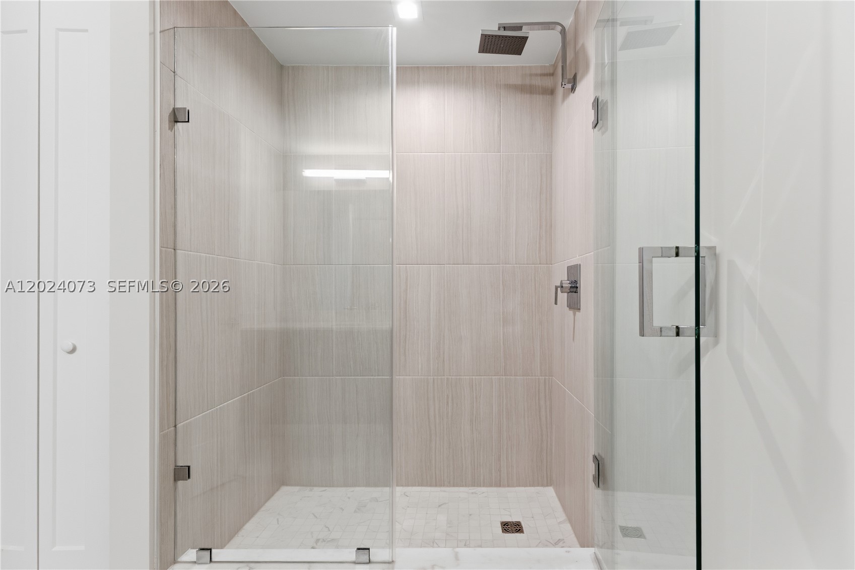 697 N Miami Ave 1810 Property Photo 22