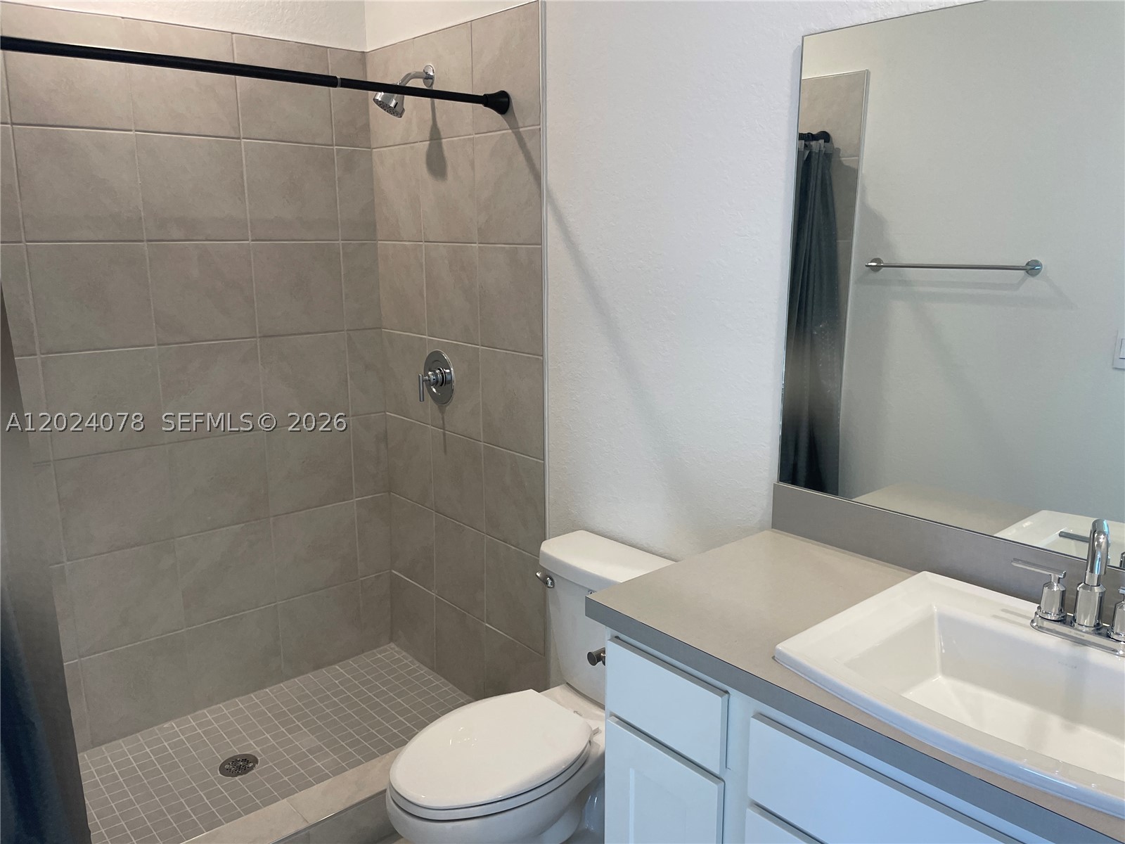 906 Se 17th St 0 Property Photo 10