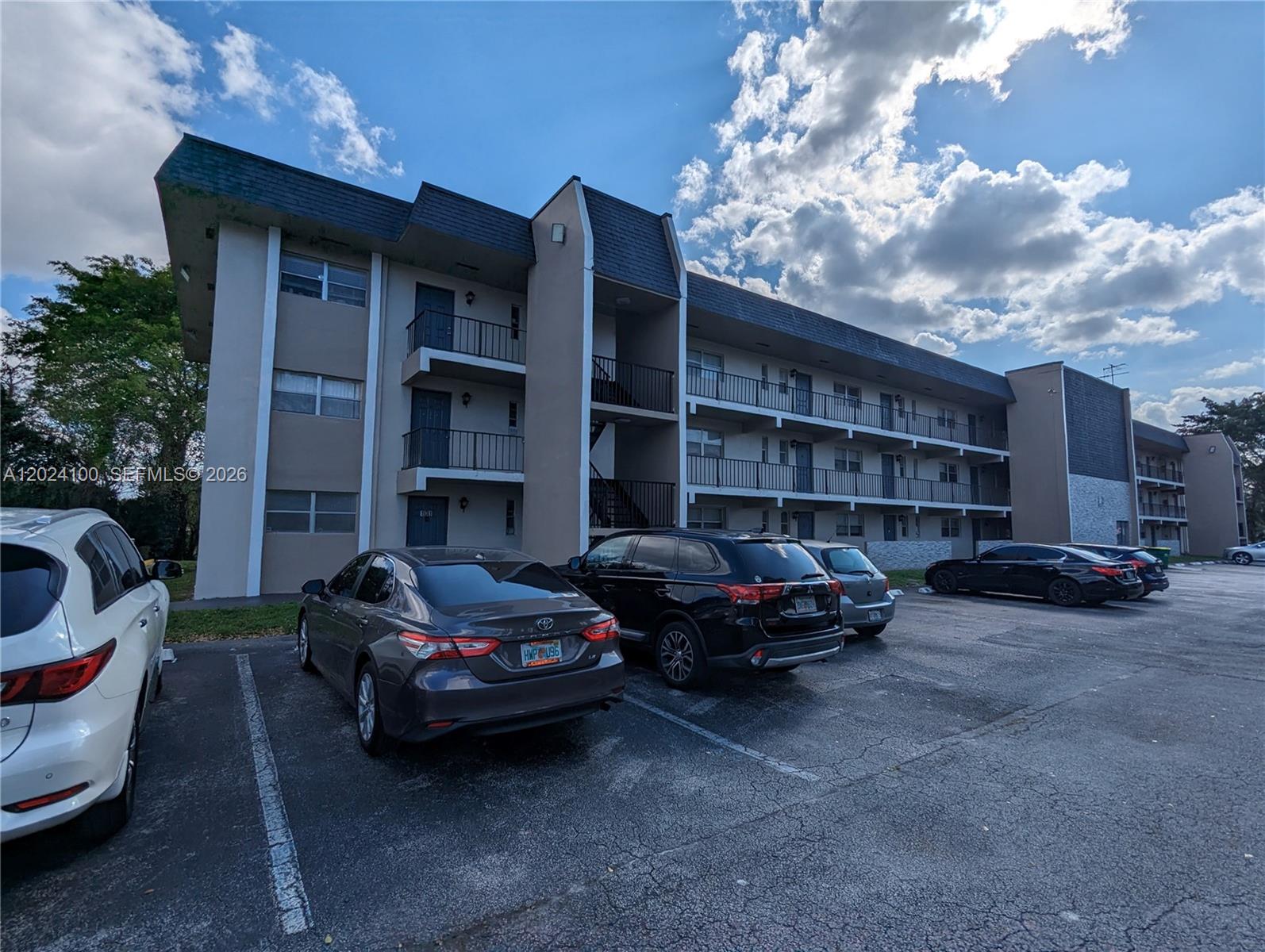 8020 Fairview Dr 301 Property Photo 1