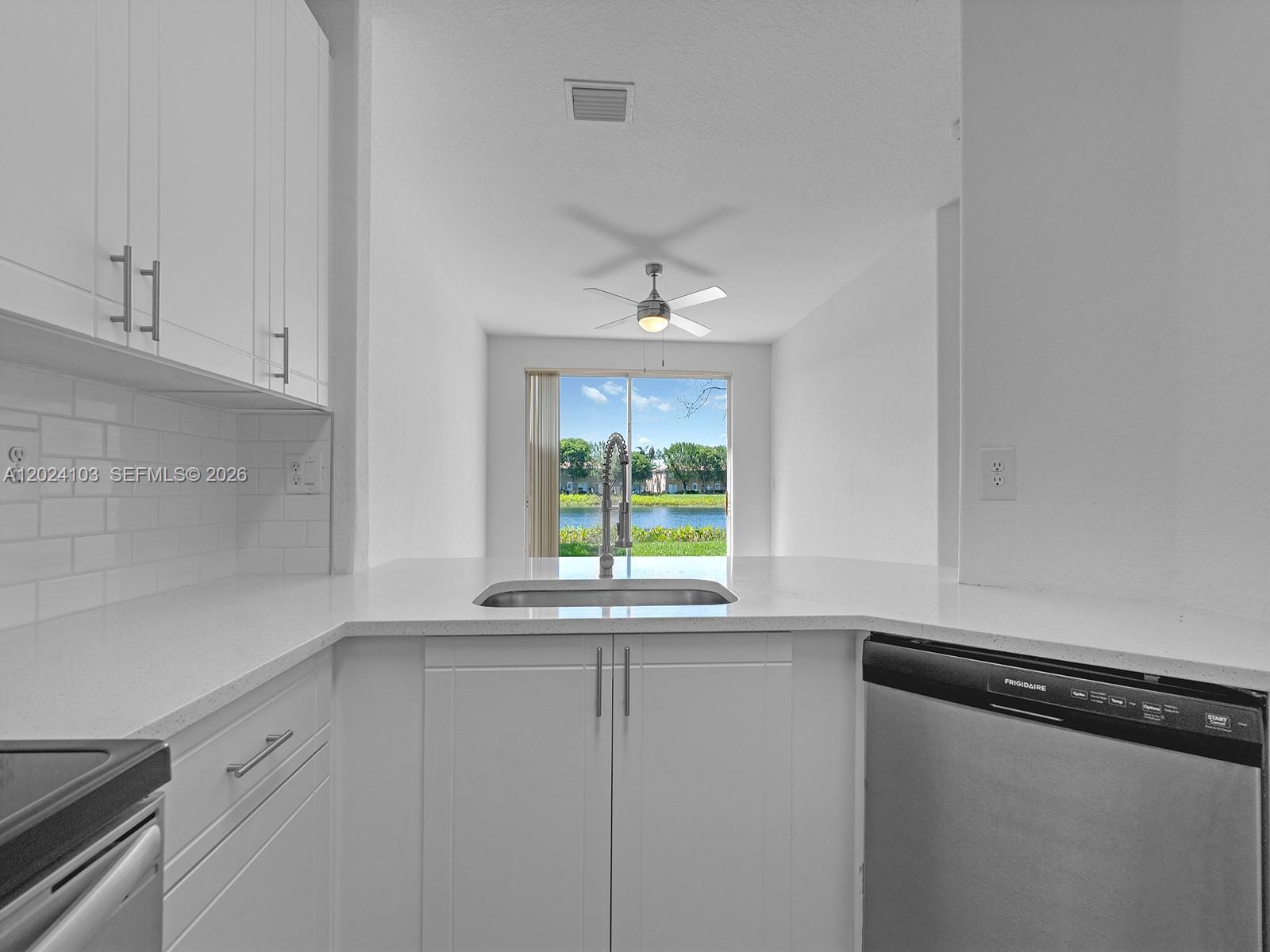 2560 Se 15th Ct Property Photo 9