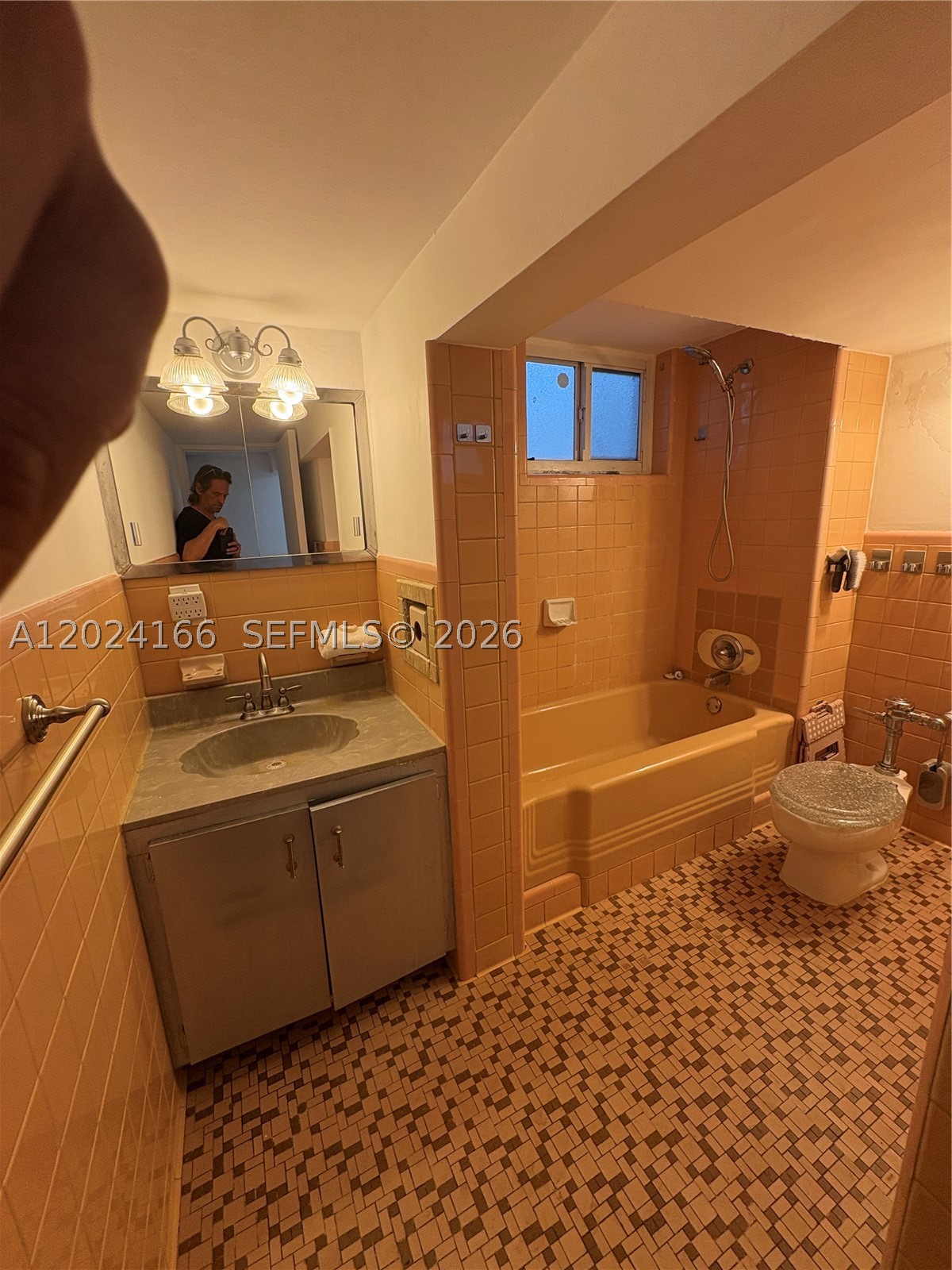 1751 Washington Ave 1h Property Photo 5