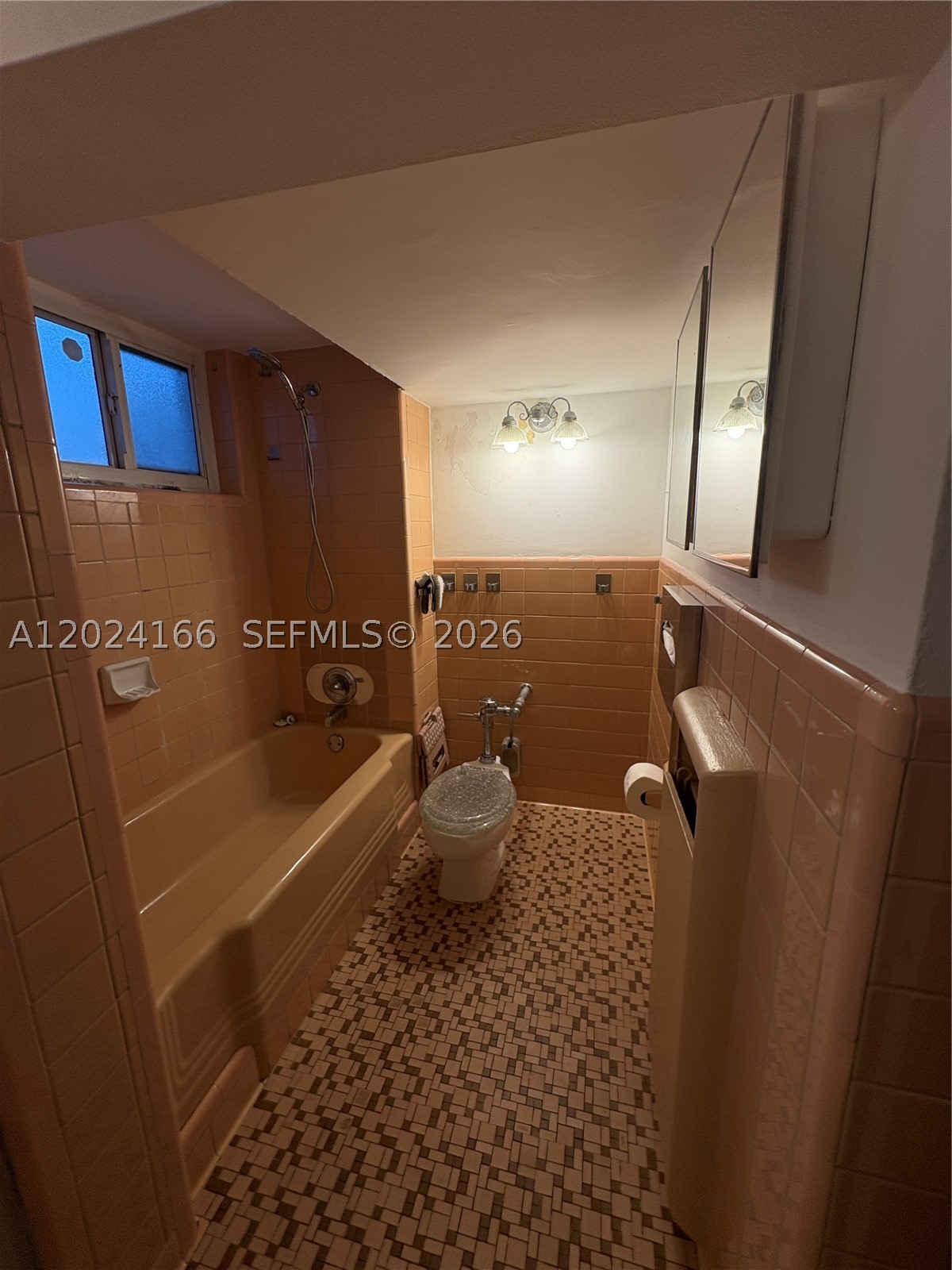1751 Washington Ave 1h Property Photo 12