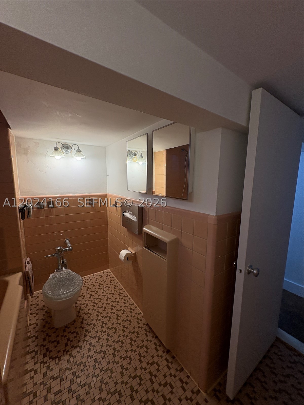 1751 Washington Ave 1h Property Photo 13