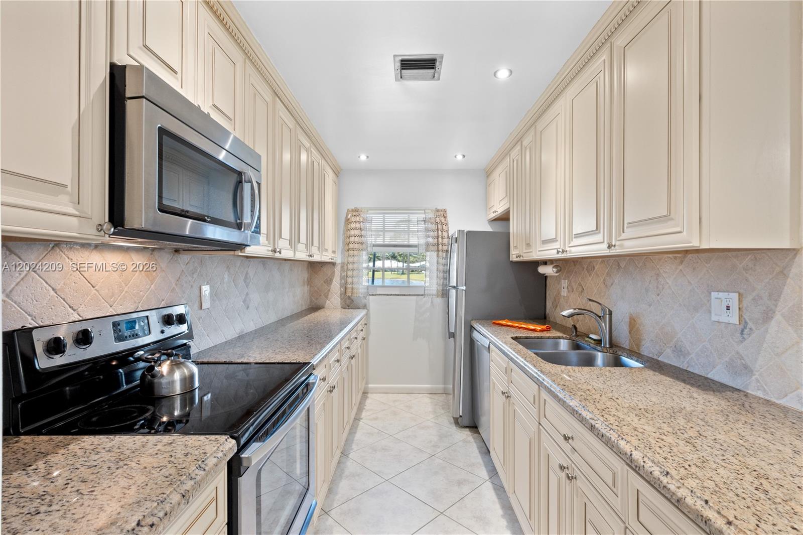 14604 Canalview Dr B Property Photo 12