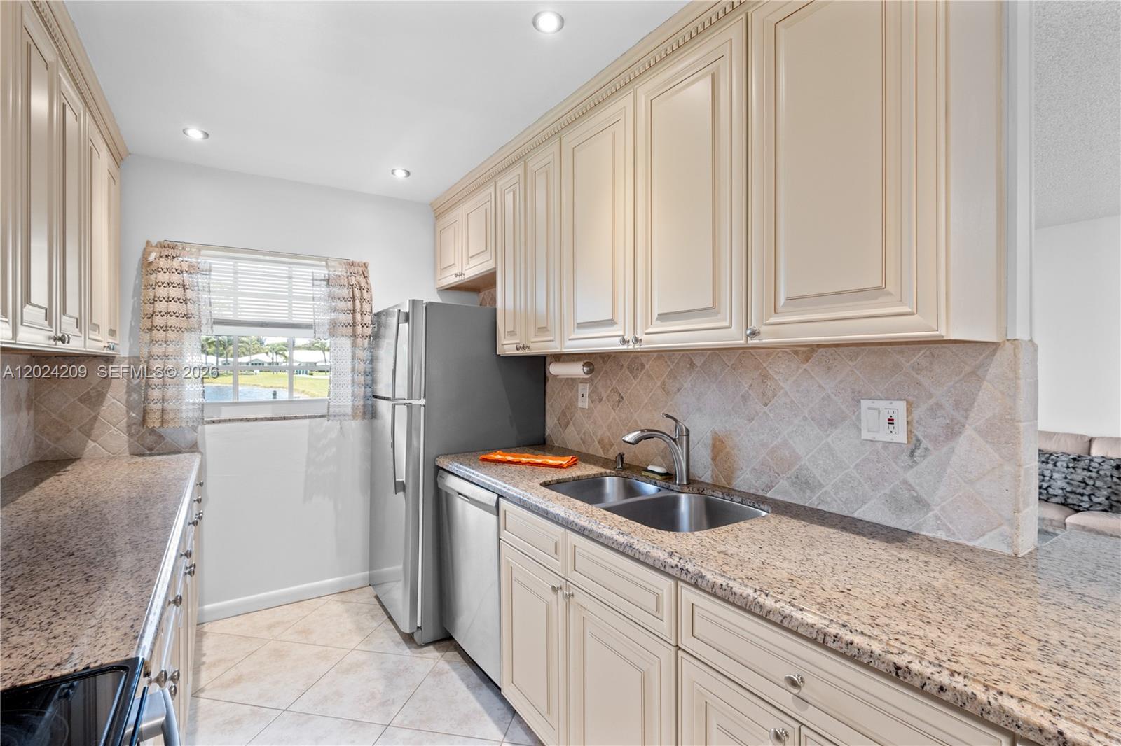 14604 Canalview Dr B Property Photo 14