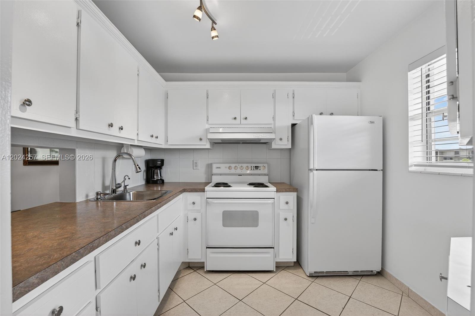 2800 Nw 47th Ter 303b Property Photo 3