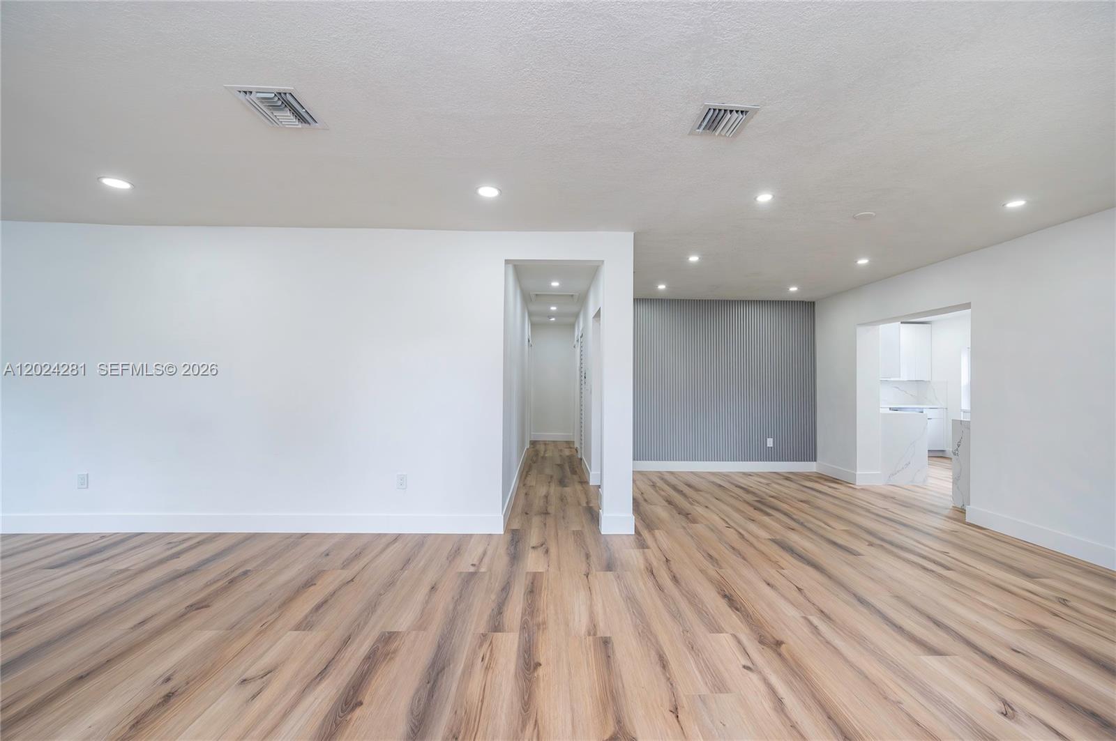 264 Navajo St Property Photo 17