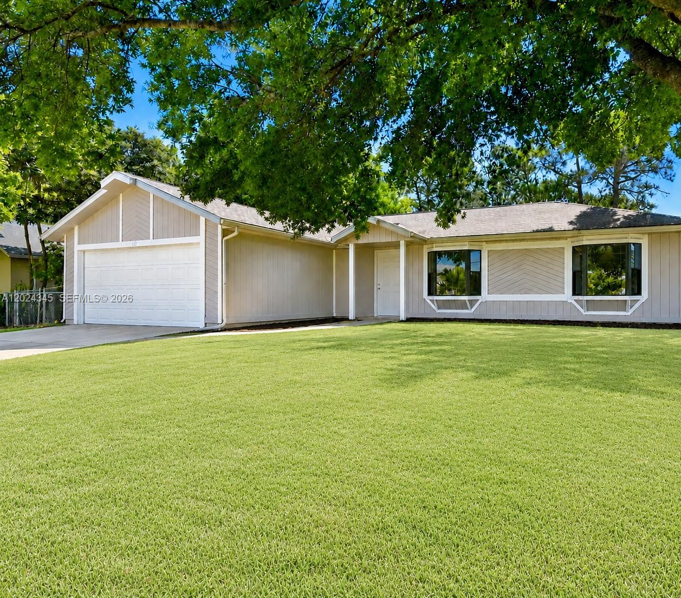 112 Se Vin Rose Cir Property Photo 1