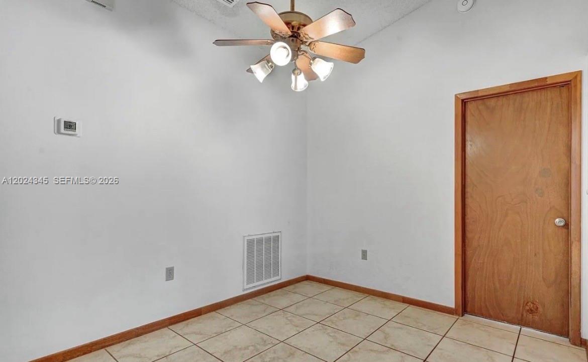 112 Se Vin Rose Cir Property Photo 11