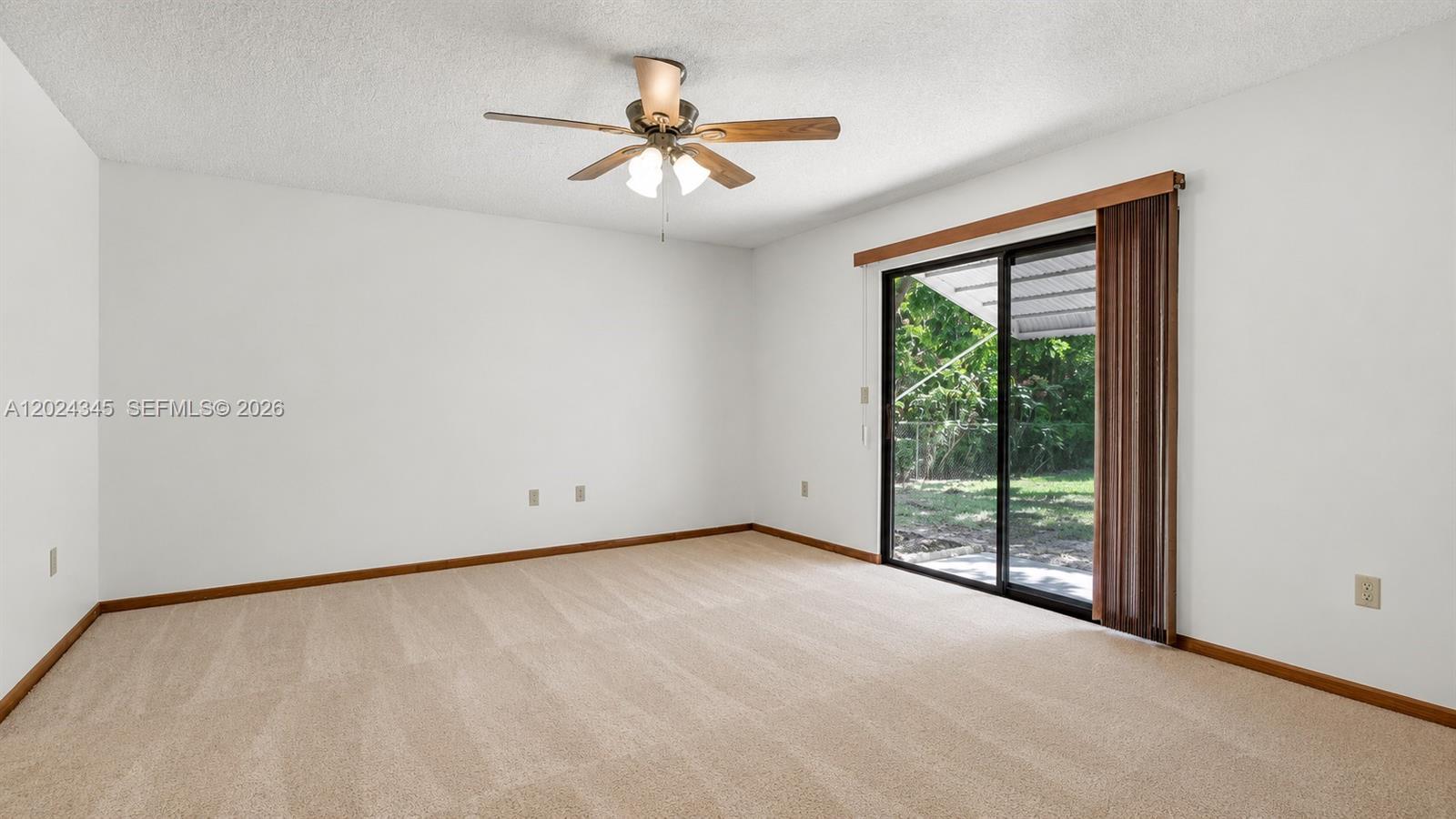 112 Se Vin Rose Cir Property Photo 25