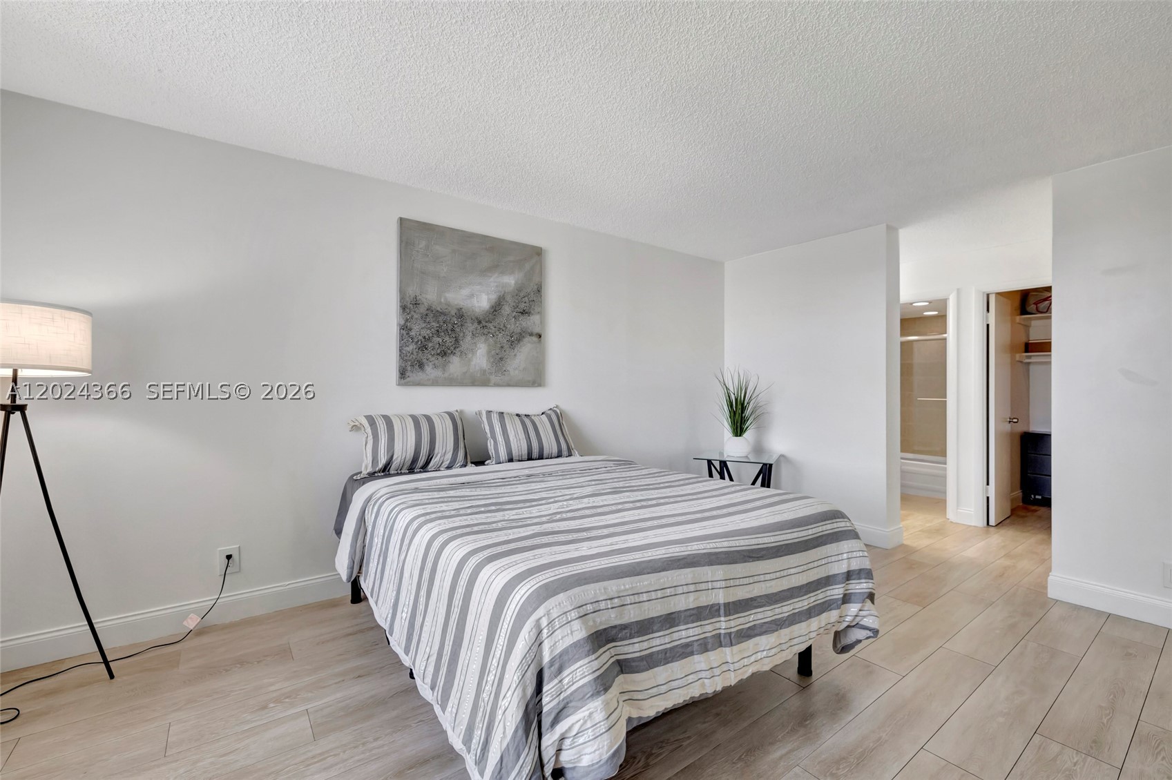 3015 N Ocean Blvd 6a Property Photo 12