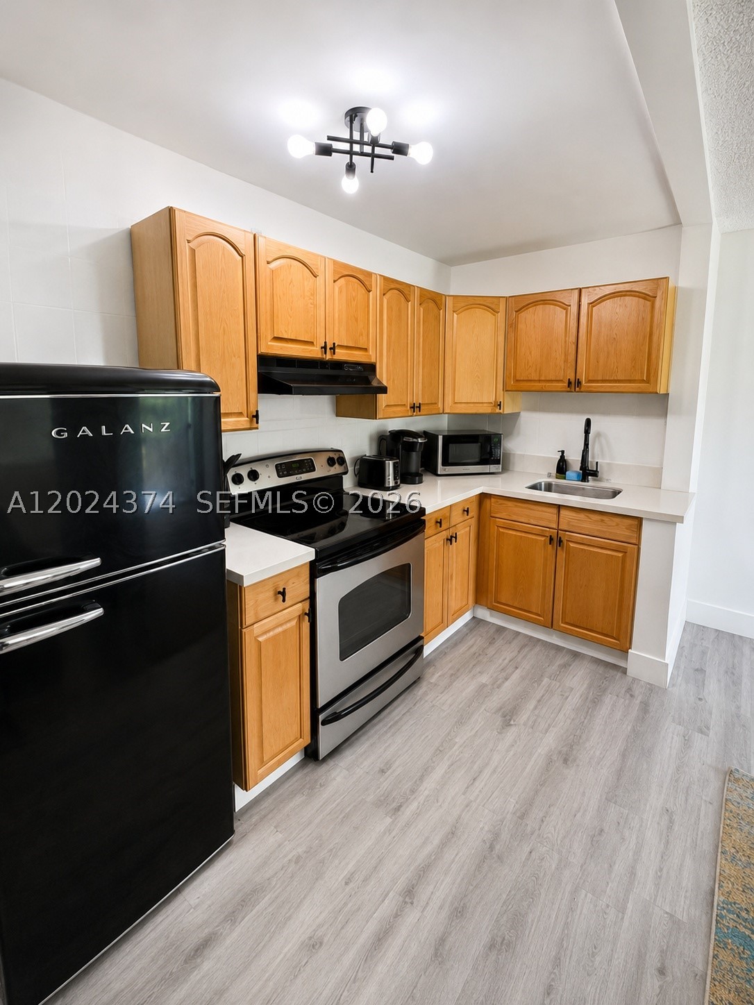 3210 Canal Dr 6 Property Photo 5