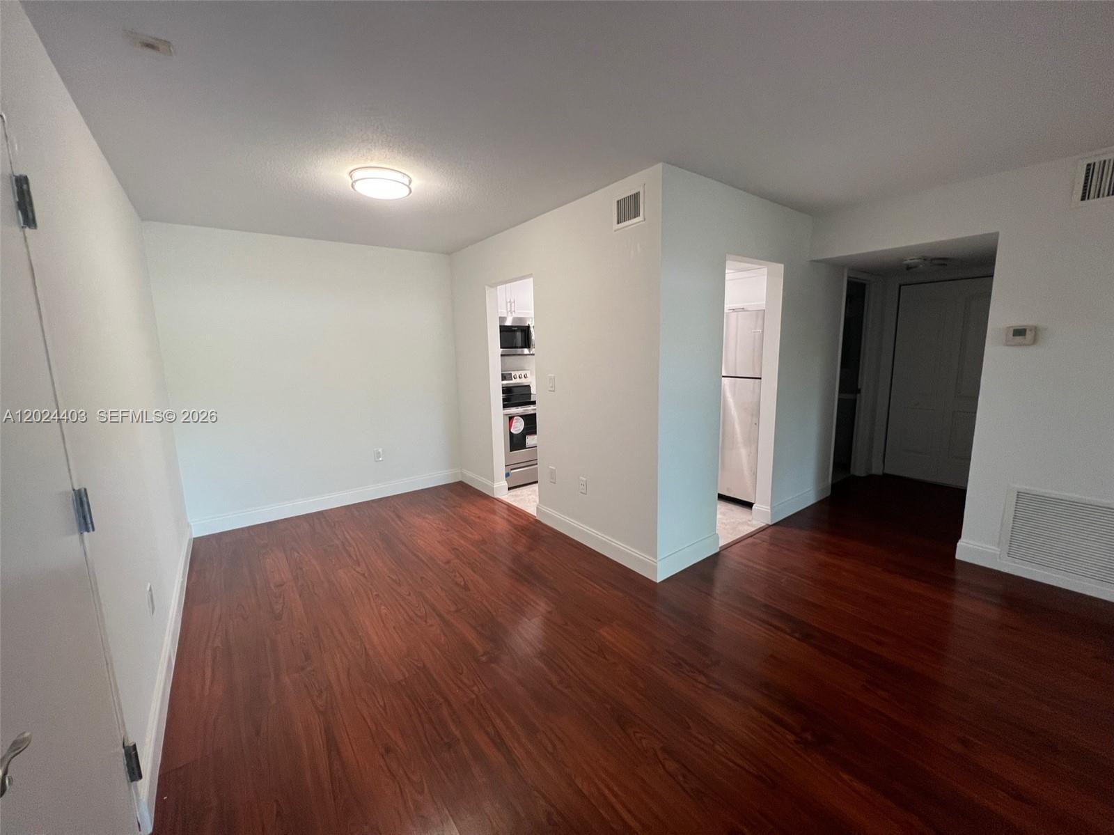 10415 N Kendall Dr B113 Property Photo 6