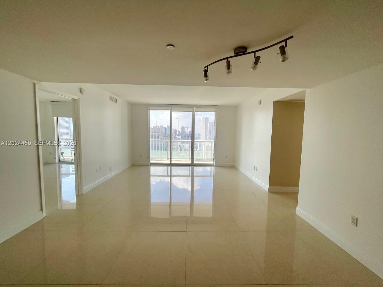 50 Biscayne Blvd 2401 Property Photo 2