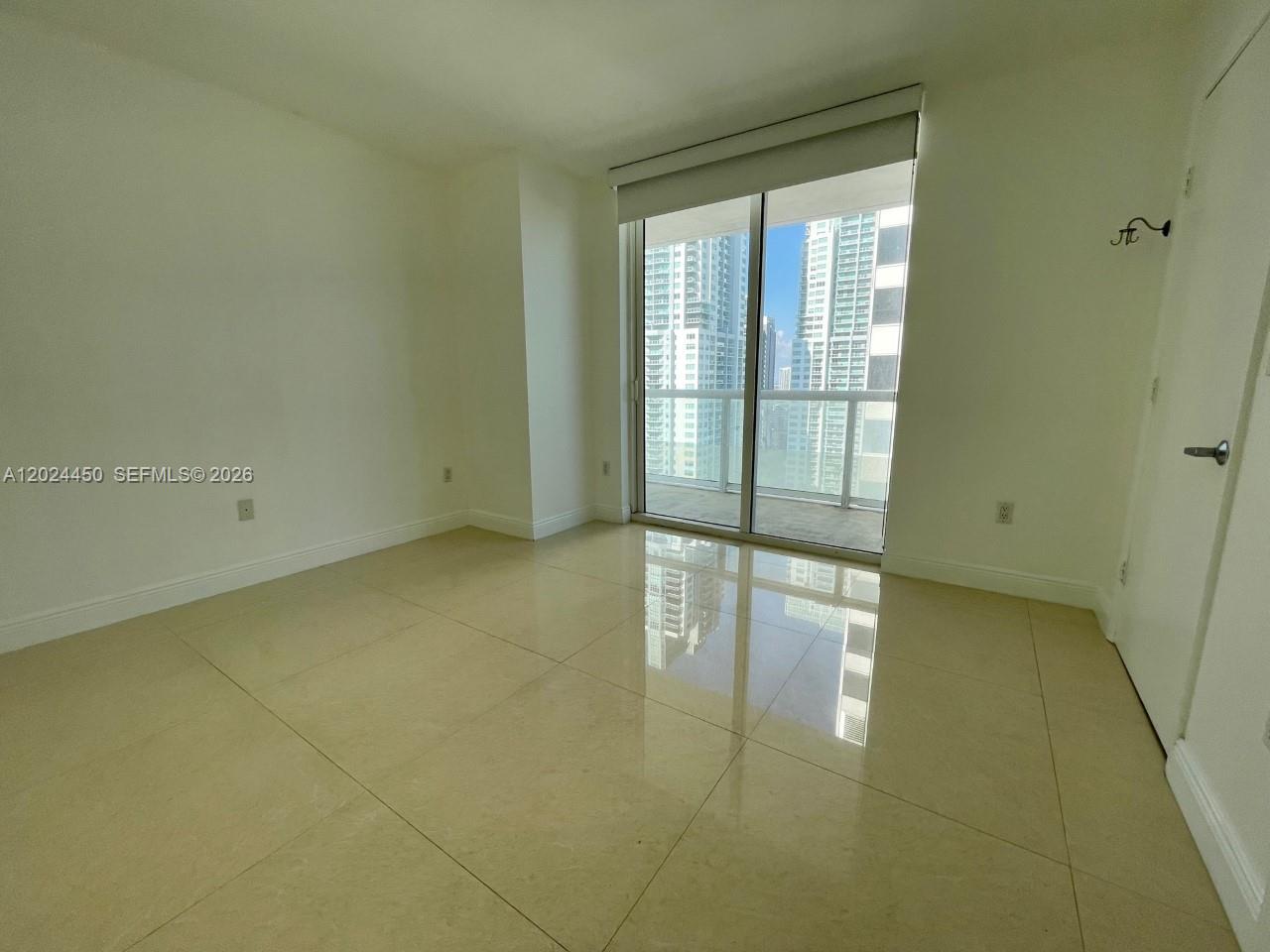 50 Biscayne Blvd 2401 Property Photo 9