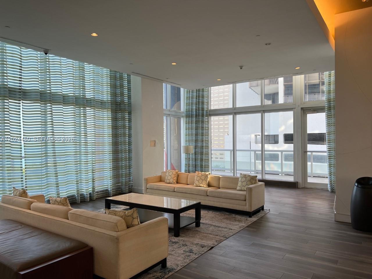 50 Biscayne Blvd 2401 Property Photo 22