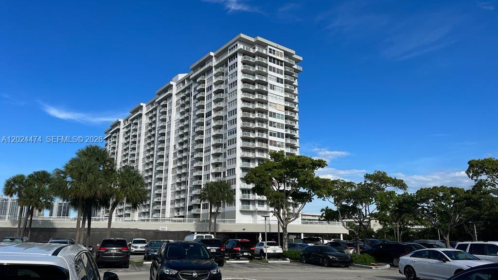 18061 Biscayne Blvd 1404 Property Photo 1