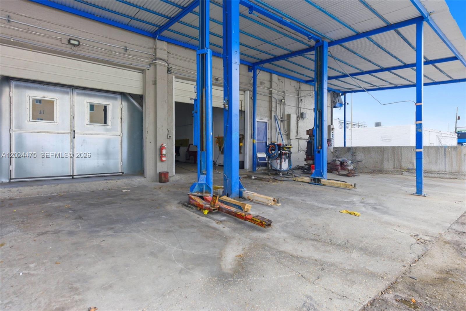 612 N Dixie Hwy Property Photo 11