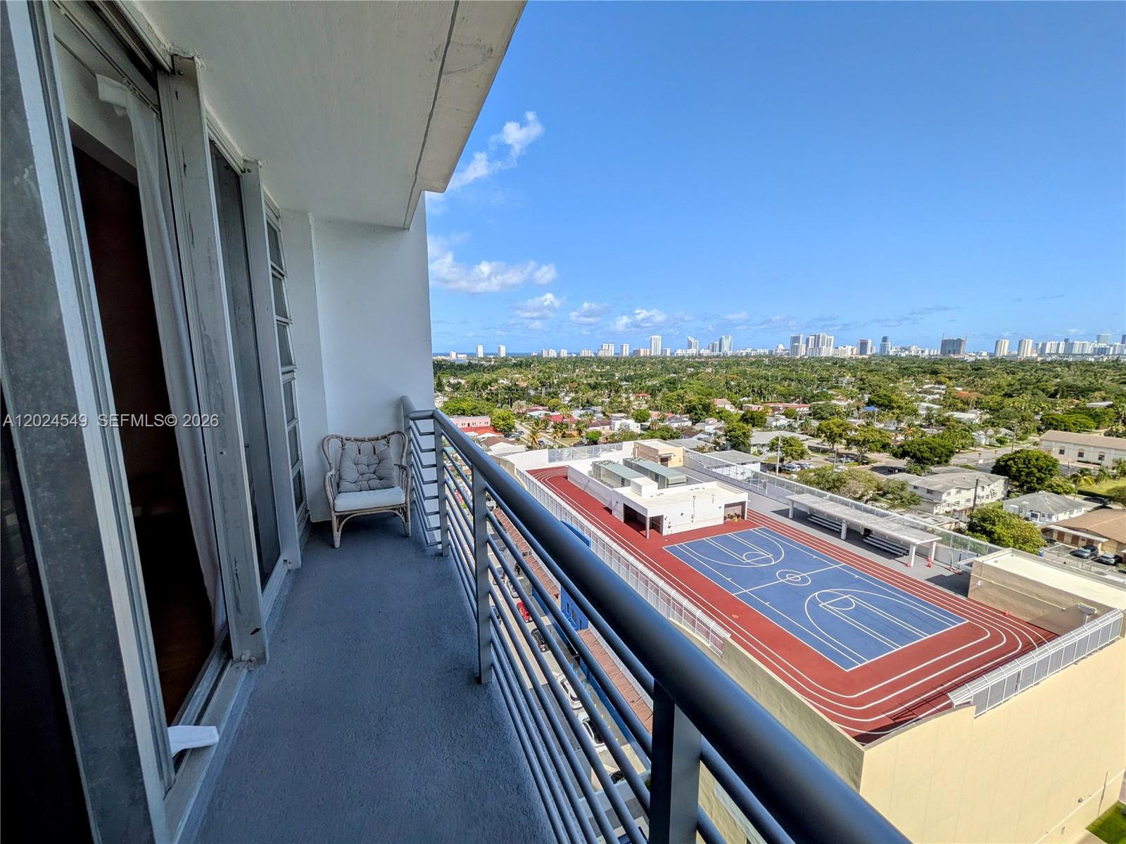 1720 Harrison St 14d Property Photo 1