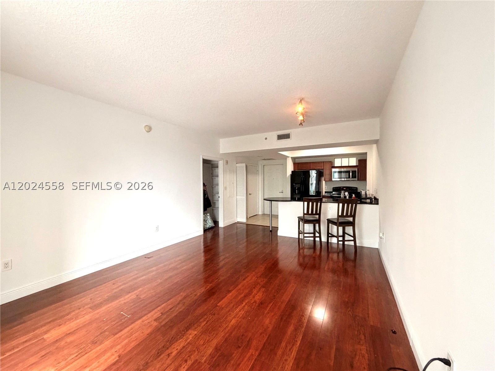 7290 Sw 90th St 303 Property Photo 4