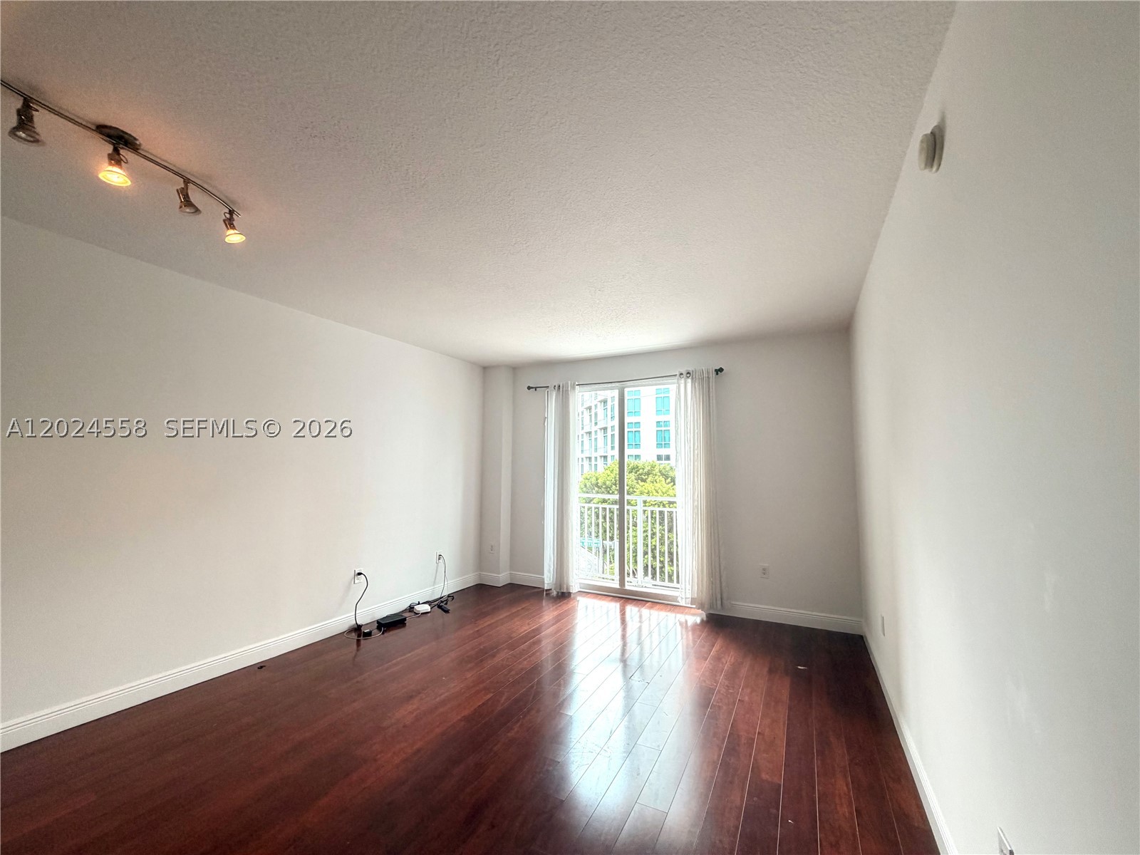 7290 Sw 90th St 303 Property Photo 5