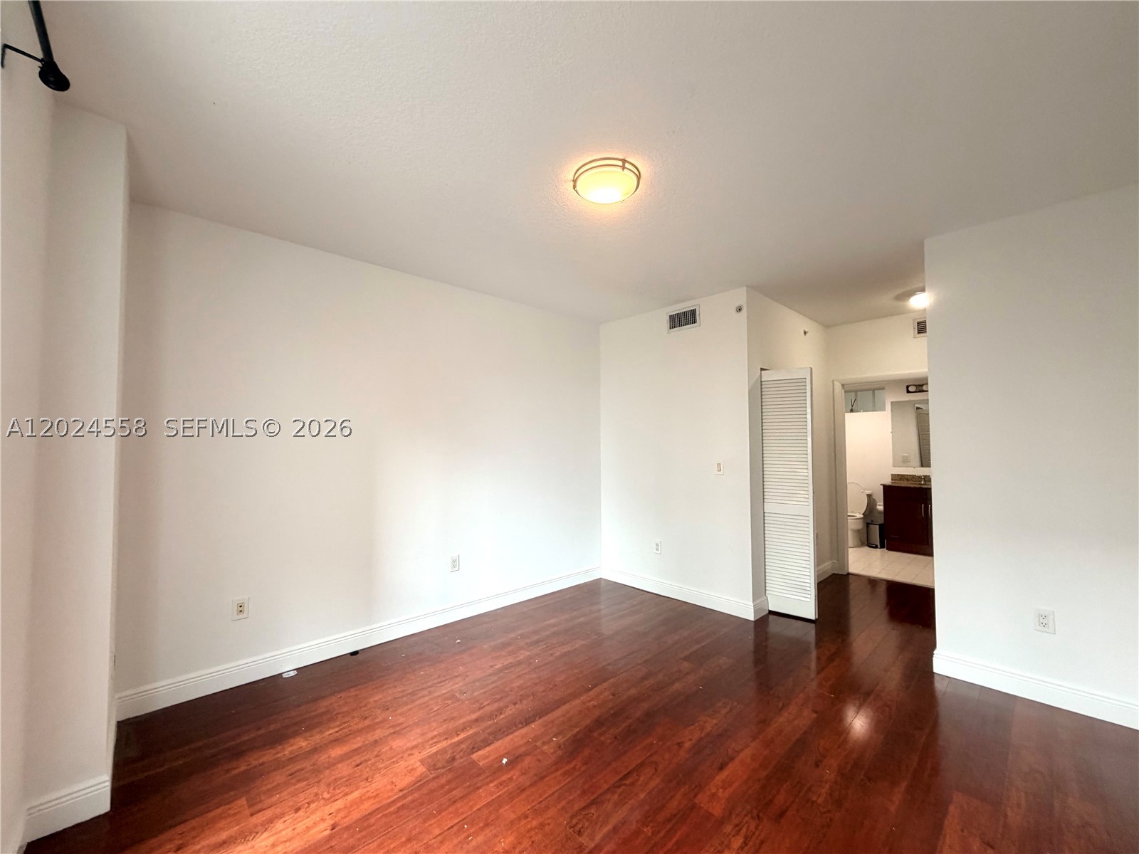 7290 Sw 90th St 303 Property Photo 7