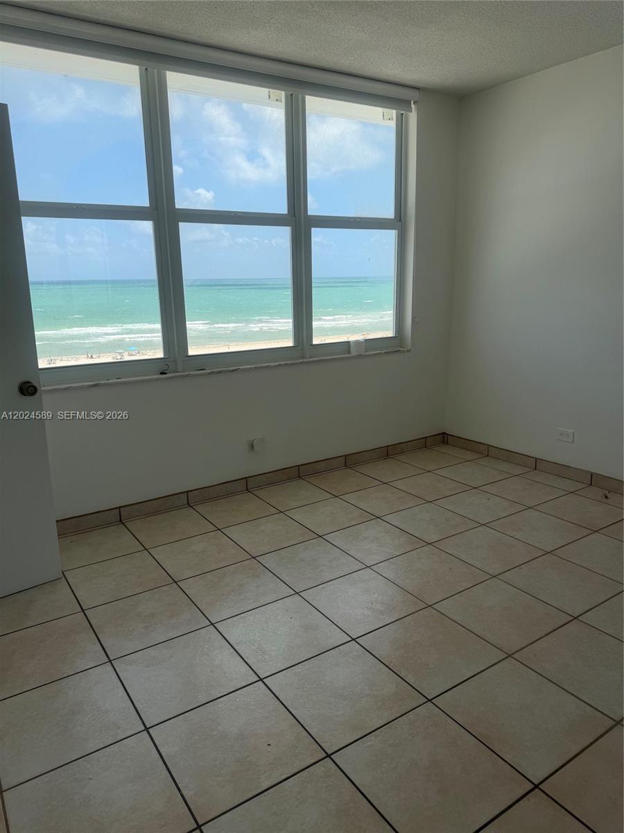 5601 Collins Av 607 Property Photo 11