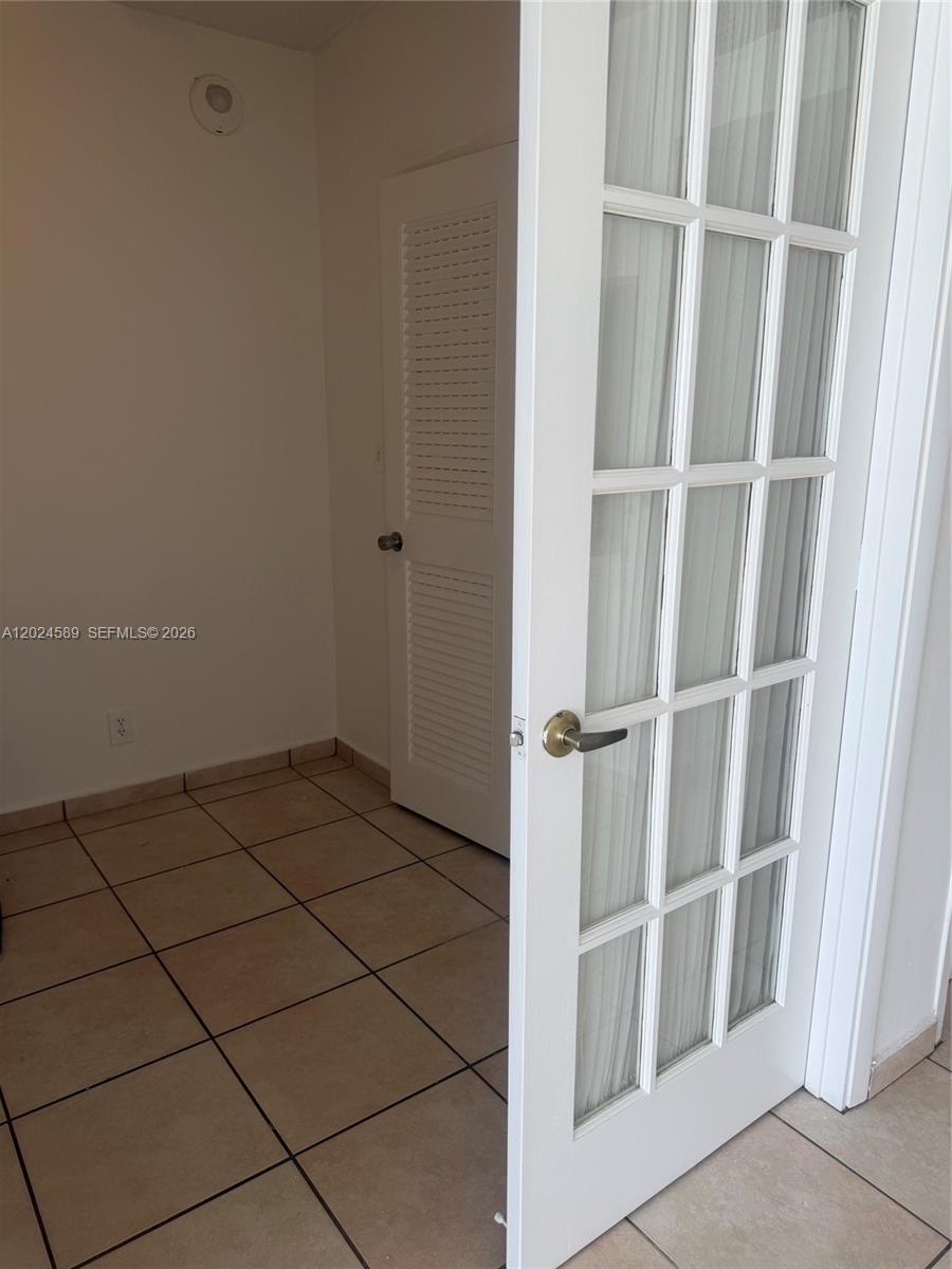 5601 Collins Av 607 Property Photo 15