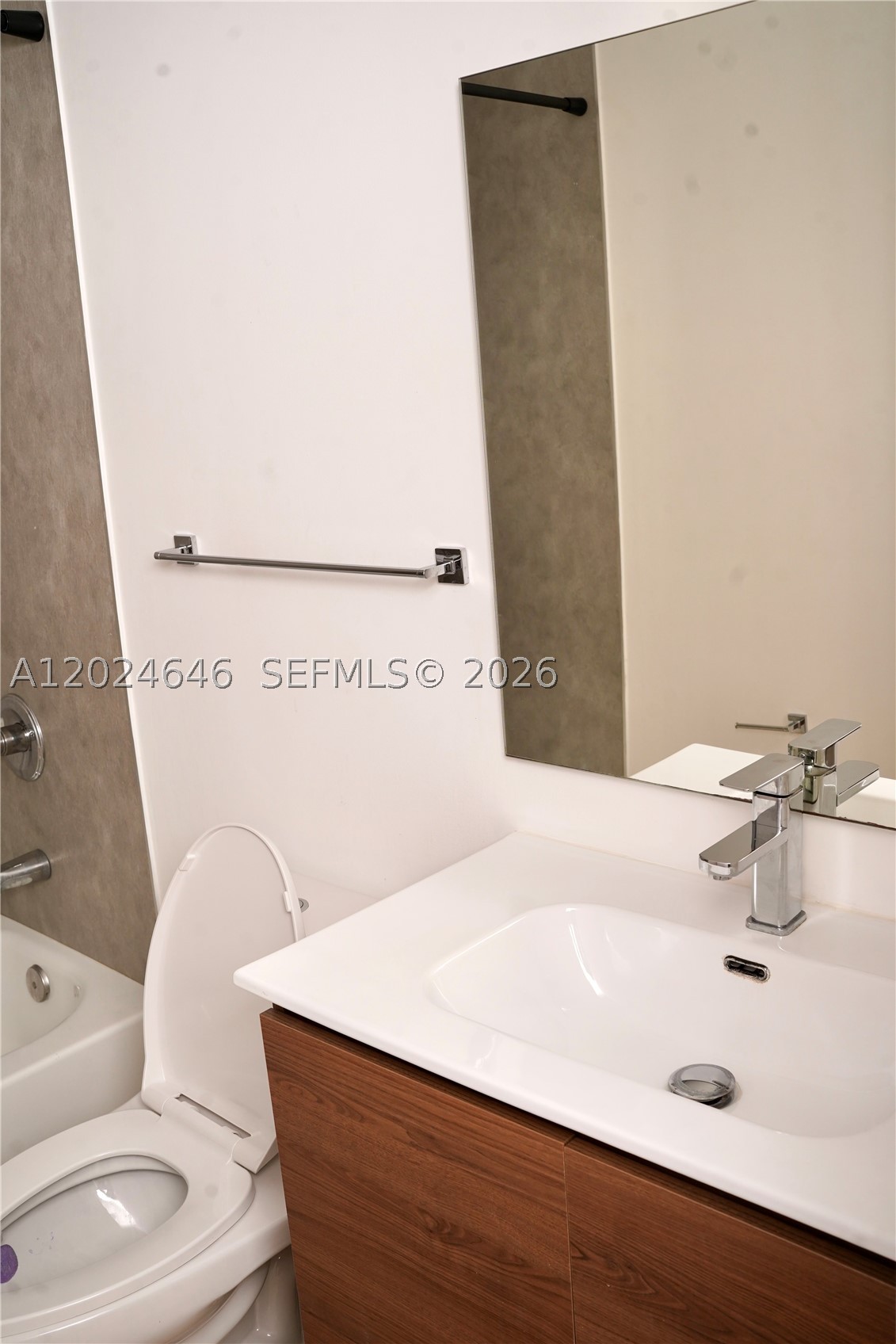 958 Nw 10th St 4 Property Photo 25