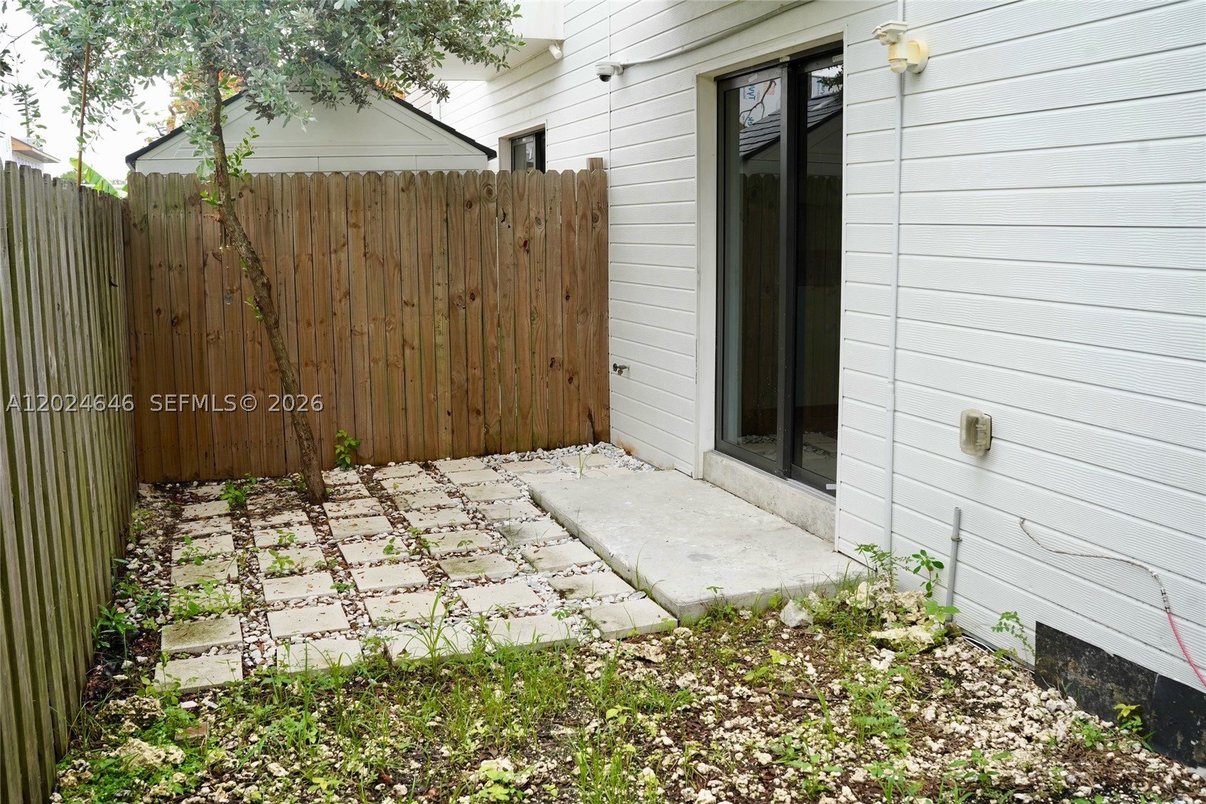 958 Nw 10th St 4 Property Photo 37