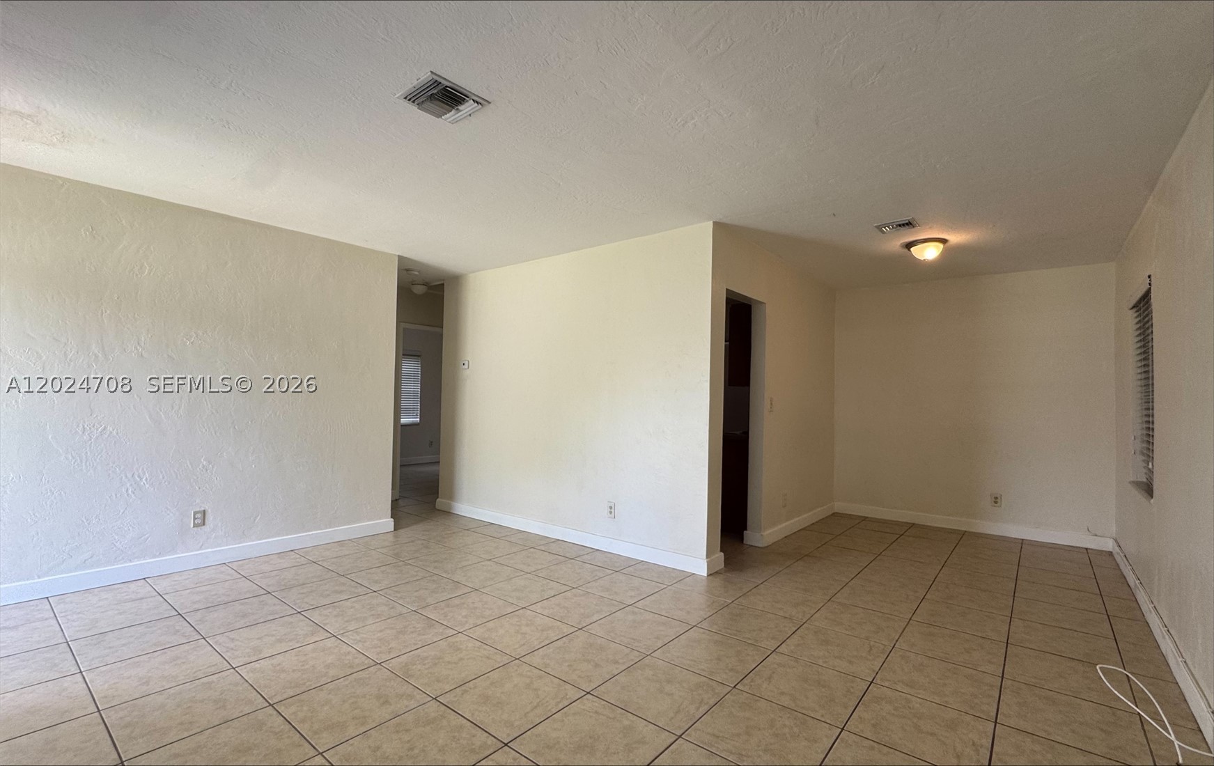 1320 Nw 87th St Property Photo 5