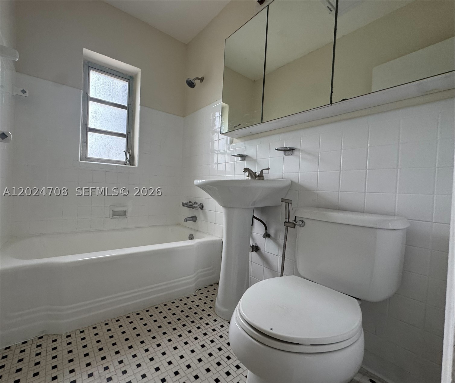 1320 Nw 87th St Property Photo 10